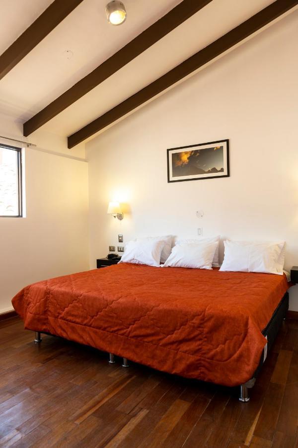 Hostal & Apartments El Triunfo Cuzco Buitenkant foto